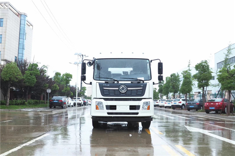 東風天龍后八輪20噸噴霧車，國六綠化噴灑車