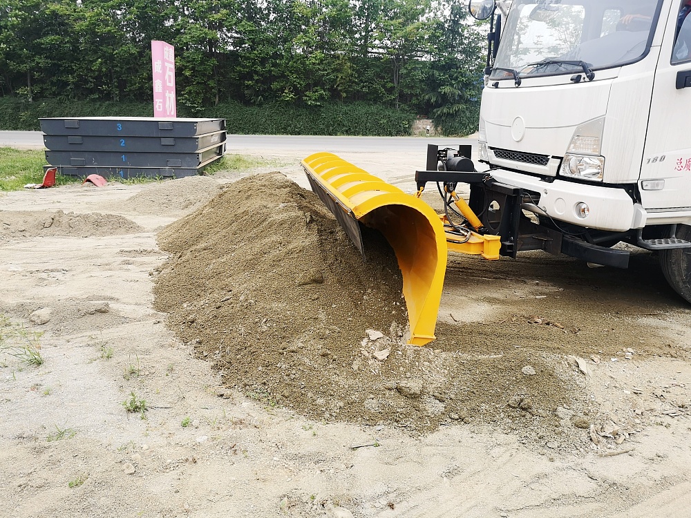 東風(fēng)天錦KS版多功能除雪車